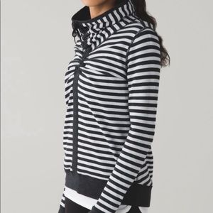 Lululemon In A Clinch reversible Pullover